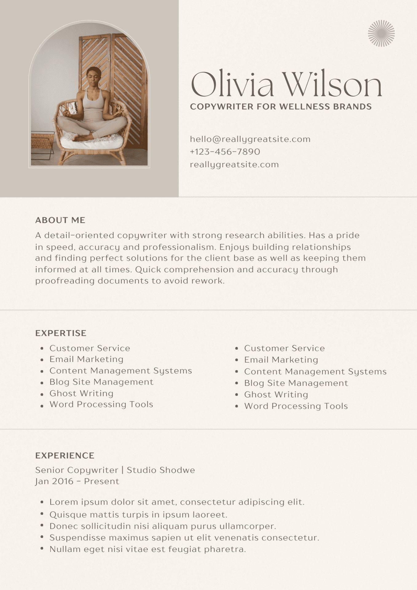 Beige Neutral Minimalist Modern Resume.pdf Beige Neutral Minimalist CV Template