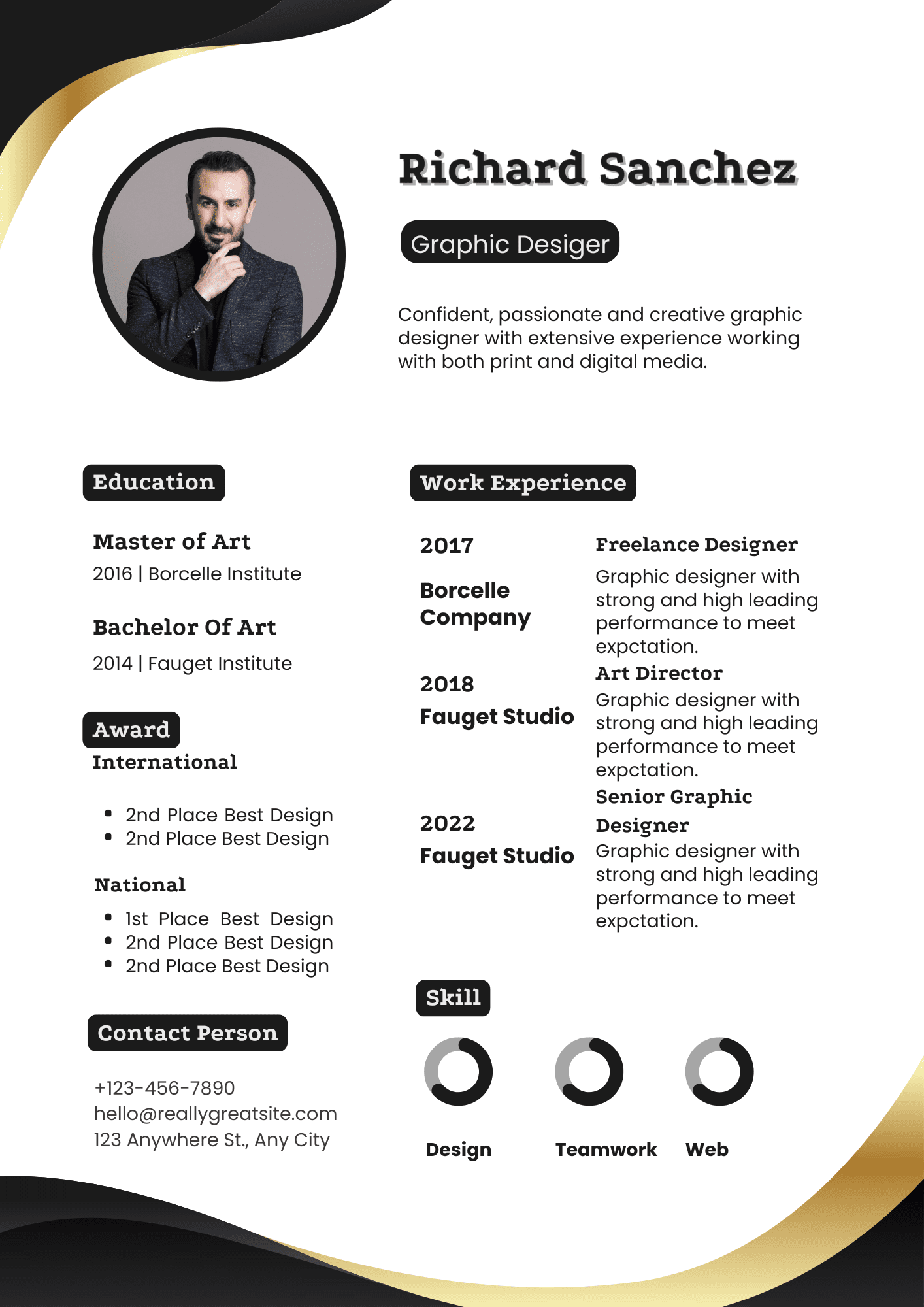 Black Gold Professional CV .pdf Black Gold Professional CV Template