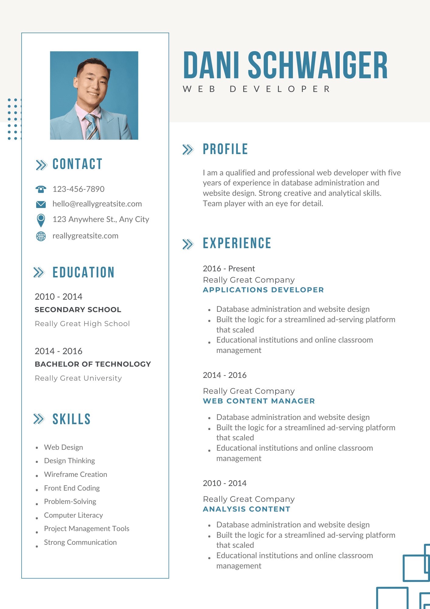 Blue And White Minimalist CV Resume.pdf Blue And White Minimalist CV Template