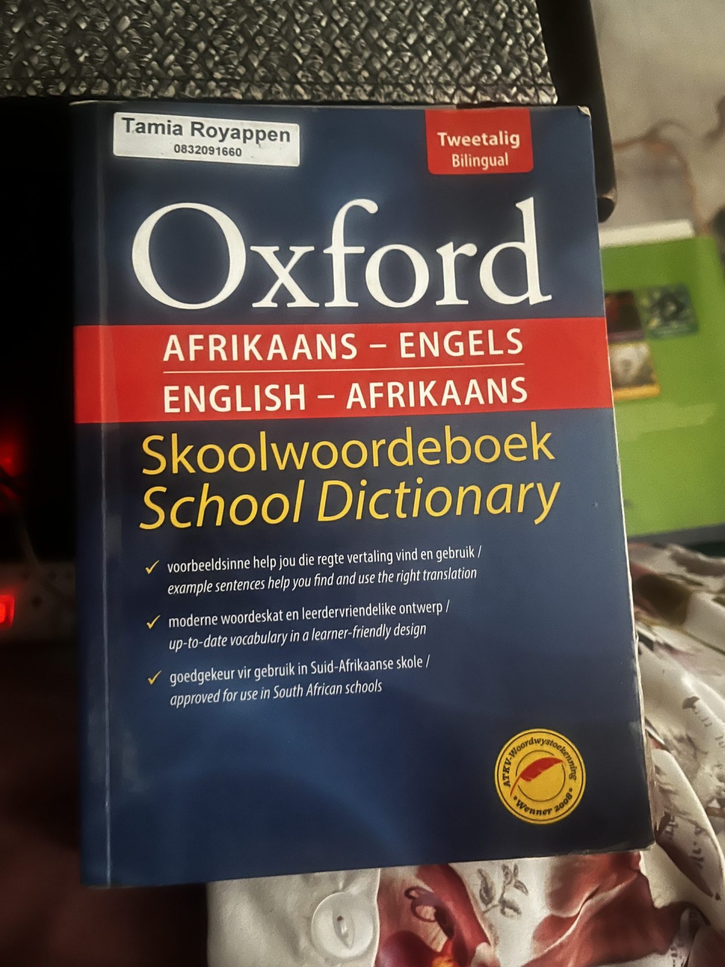 IMG_4665 Oxford English-Afrikaans School Dictionary / Skoolwoordeboek